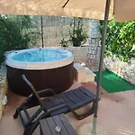 Giaster Nocleg ze śniadaniem Locorotondo