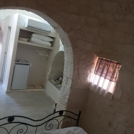 Giaster Couette-café Locorotondo