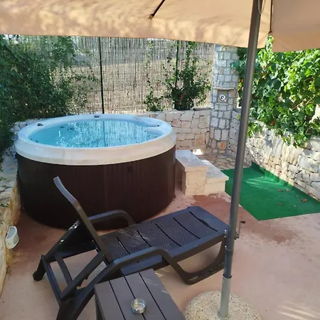 Giaster فندق مبيت وإفطار لوكوروتوندو